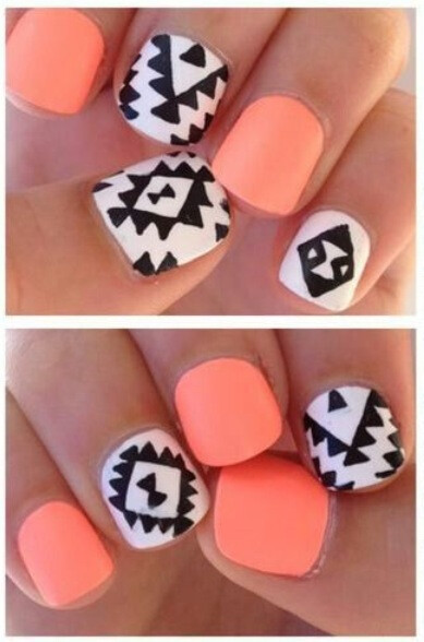 I really love the orange color, and it's done with short nails! Perfect for me, I can never grow my nails very long.