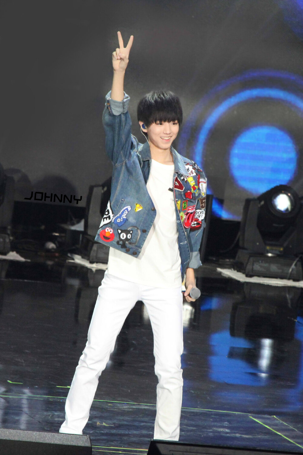 #王俊凯# #TFBOYS王俊凯# #TFBOYS#150815 北京粉丝见面会 cr：JOHNNY-1108