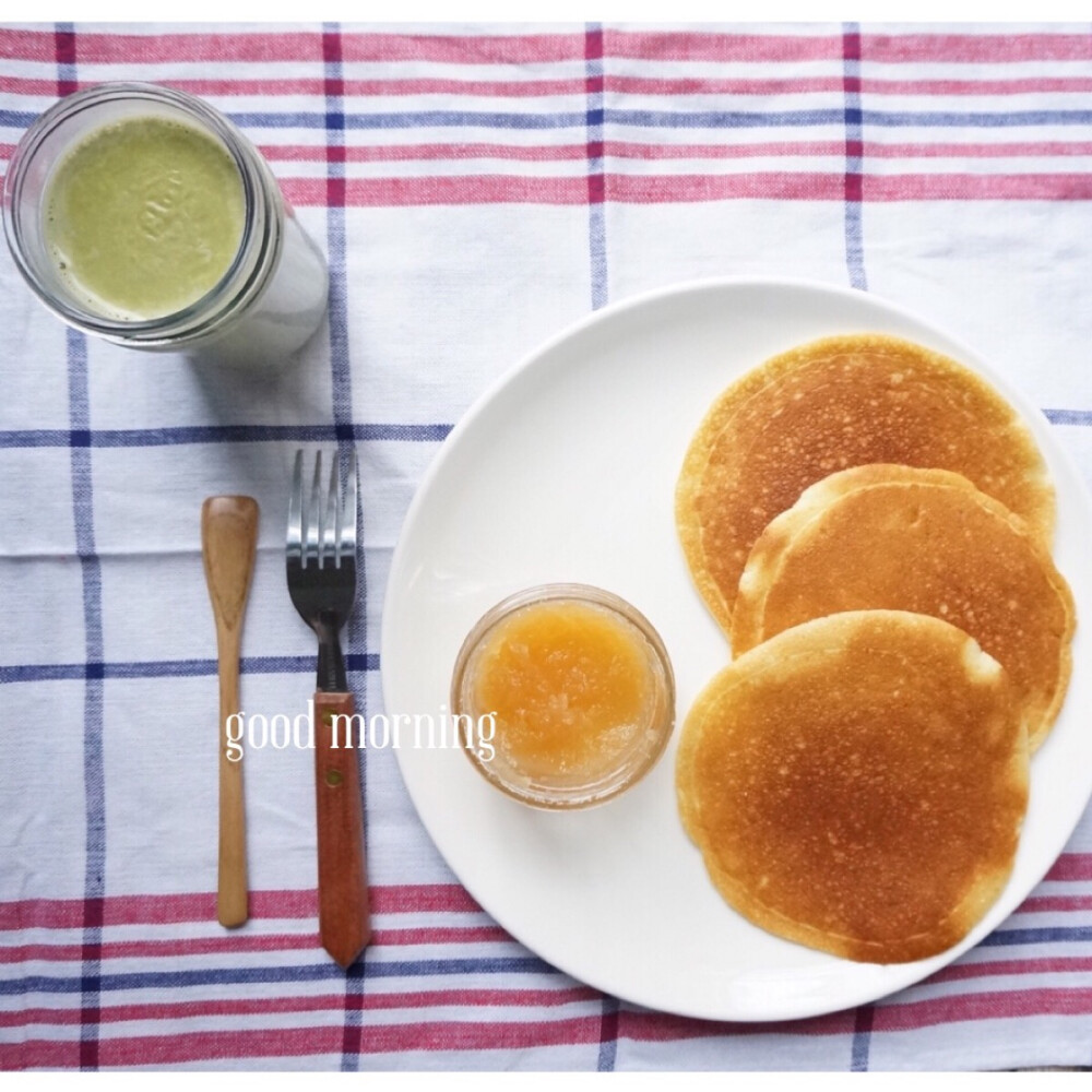 抹茶牛奶➕pancake➕苹果酱