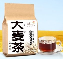  韩国大麦茶，是民间广泛流传的一种传统清凉饮料，食用前，只需要用热水冲泡2～3分钟就可浸出浓郁的香茶。大麦茶是将大麦炒制后再经过沸煮而得，闻之有一股浓浓的麦香，喝大麦茶不但能开胃，还可以助消化，还有减肥…