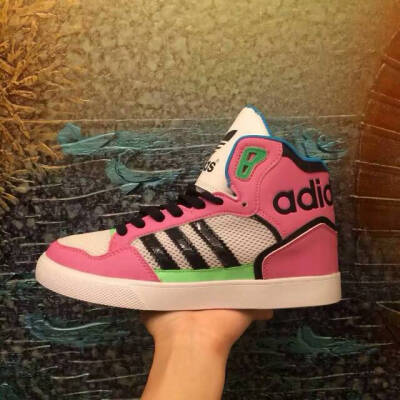 阿迪三叶草女鞋