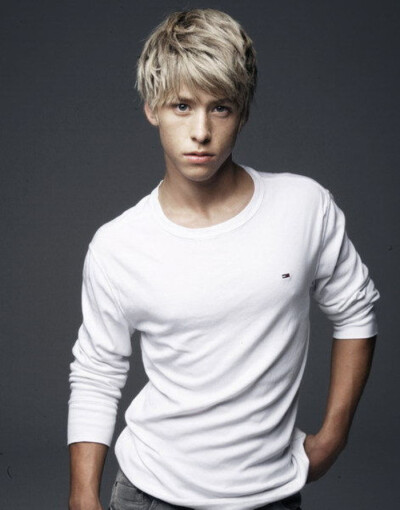 Maxxie的扮演者：Mitch Hewer