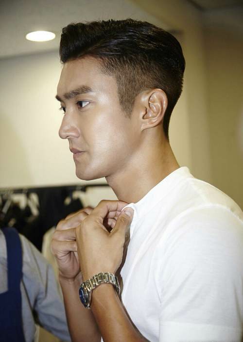 崔始源 当媒体或是外国朋友问我的名字时,我会说我是super junior的崔