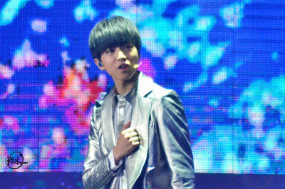 #王俊凯# #TFBOYS王俊凯# #TFBOYS#150815 北京粉丝见面会 cr：大明湖畔的存图博