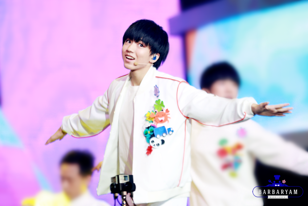 #王俊凯# #TFBOYS王俊凯# #TFBOYS#150815 北京粉丝见面会 cr：王俊凯的坝坝筵应援队