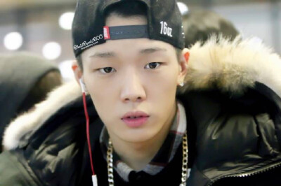 ikon Bobby 金知元