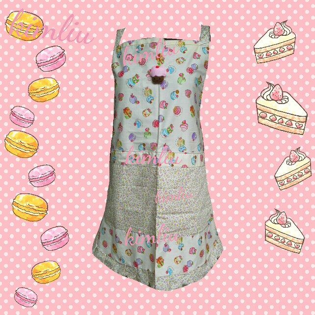 home aprons kimliu Chiangmai Thailand 泰国清迈 李金柳-围裙家 ผลิต จำหน่าย แฟชั่นผ้ากันเปื้อน 生产 销售 时尚围裙 FASHION APRONS /时尚围裙/แฟชั่นผ้ากันเปื้อน Apron Design /设计围裙/ ออกแบบผ้ากันเปื้อน CHEF HATS/厨师帽子/หมวกกุ๊ก GLOVE. /防热手套/ถุงมือกันรัอน COTTON BAG/ 布袋/ถุงผ้า 时间：每周星期日 地址：清迈周日Tapae夜市 3 Zone On Sunday Market Chiang