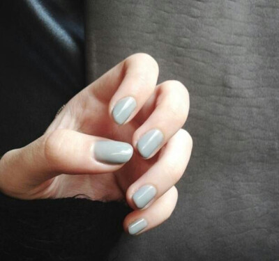 #今天八一八那些适合四季的美甲#裸灰色