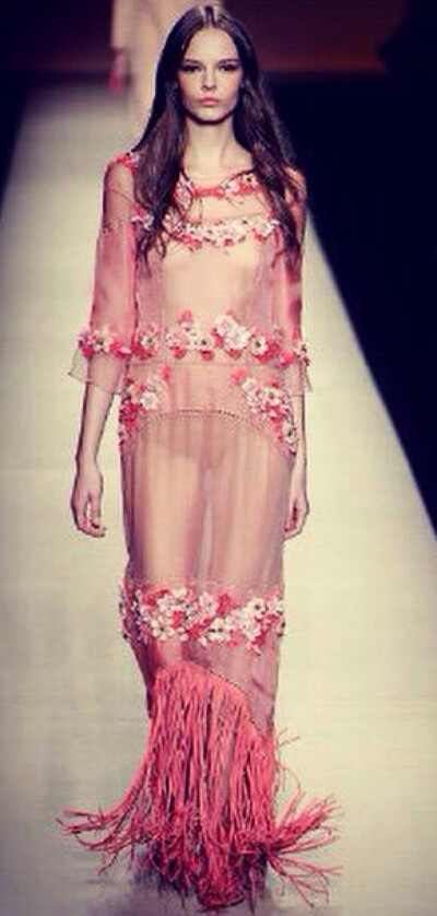 Alberta Ferretti 2015春夏高级成衣系列，波西米亚元素和长裙的完美组合
