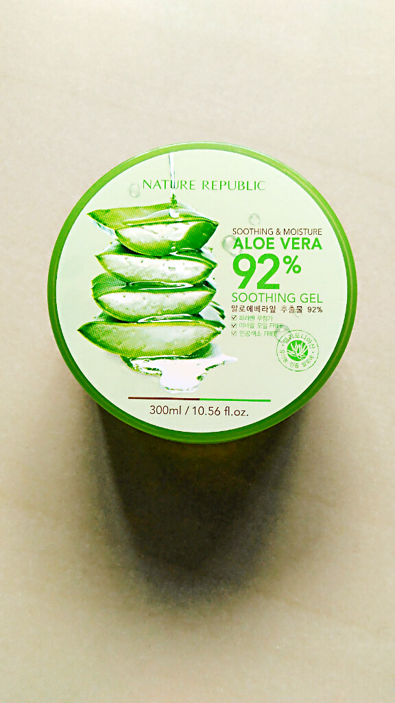 Nature Republic自然乐园芦荟胶300ml，超级好用，外面假的太多了一定要买正品。也可以当面膜用，去痘效果还可以，一大罐，不心疼。学生党最爱，自留款～