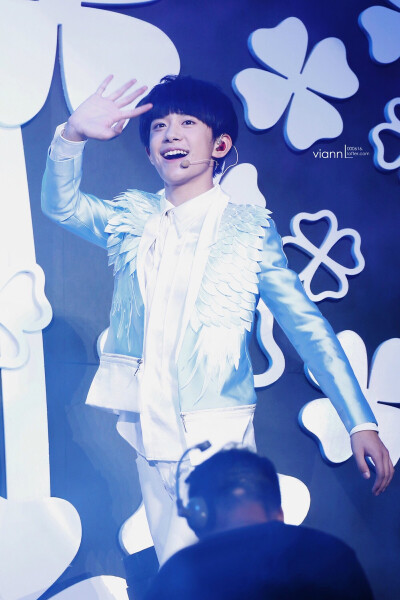 易烊千玺 815FansTime。