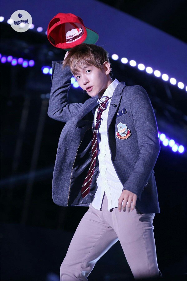 边伯贤摘帽子的小可爱o