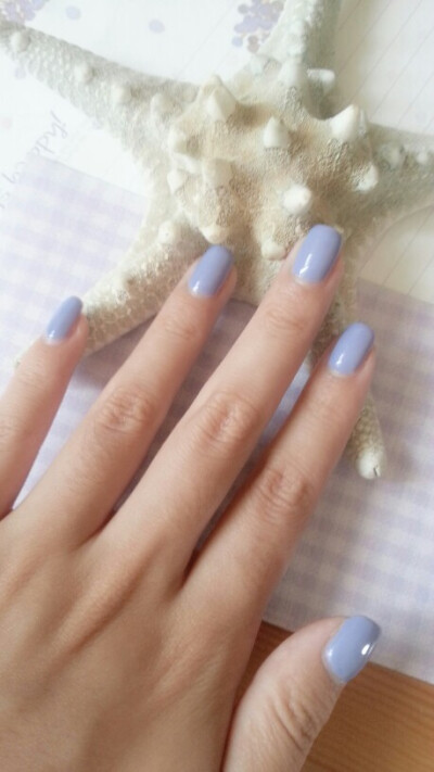 淡淡的紫色 有点蓝灰的感觉