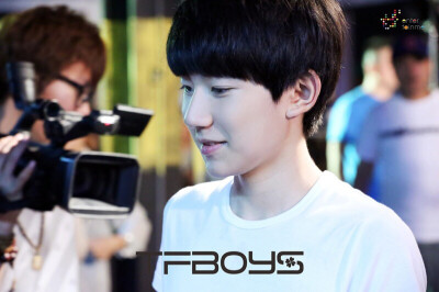 #王源 #tfboys王源 #tfboys 电脑桌面壁纸桌面背景 高清 横板