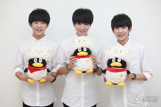 TFBOYS cr.logo