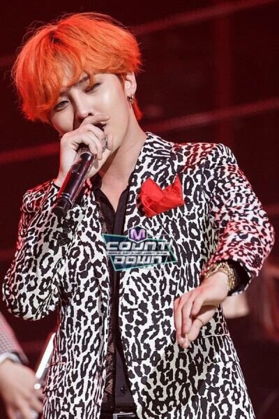 Cute 权志龙 GD 鸡涌xi G-Dragon 权萌萌 男神 龙宝 150823 SBS人气歌谣 GD&amp;amp;TOP ，ZUTTER 绝了！捕捉一只小可爱！龙儿，妖孽男！笑得这么可爱