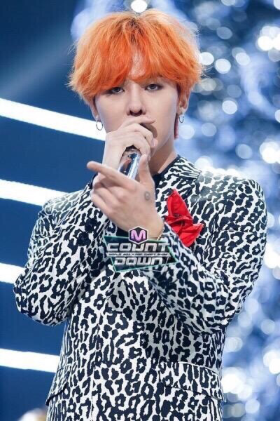 Cute 权志龙 GD 鸡涌xi G-Dragon 权萌萌 男神 龙宝 150823 SBS人气歌谣 GD&amp;amp;TOP ，ZUTTER 绝了！捕捉一只小可爱！龙儿，妖孽男！