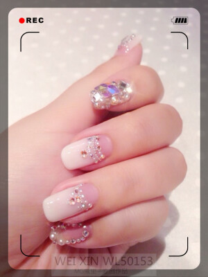 【美甲专辑】美甲控 时尚 简单 法式美甲 美甲DIY 渐变 纯色 小清新 美甲look 夏天 温变色美甲 星空甲 原创