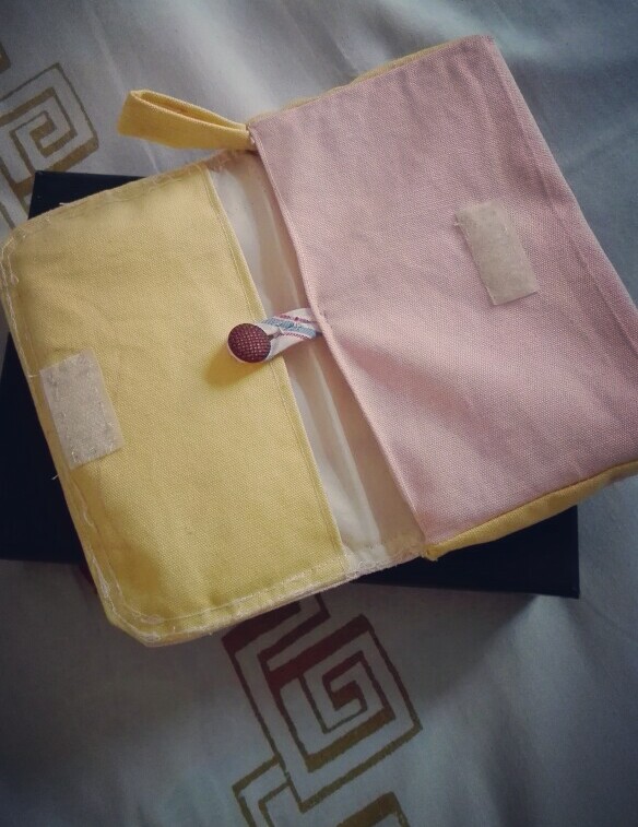 这是里边，有两个小兜，，