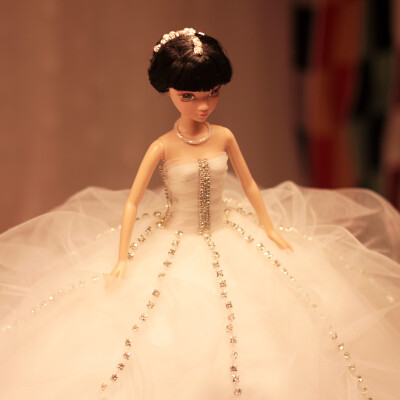 手工镶钻泡泡浪漫婚纱芭比新娘中国娃娃情人节生日婚庆礼品
