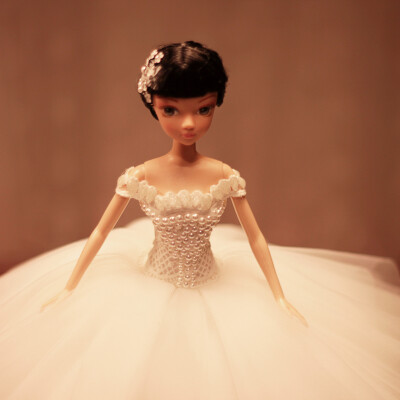 手工梦幻珍珠婚纱芭比新娘中国娃娃情人节生日婚庆摆件礼品