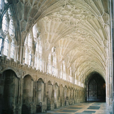 英国夏末的田园诗 - @Gloucester Cathedral 哈利波特的走廊~