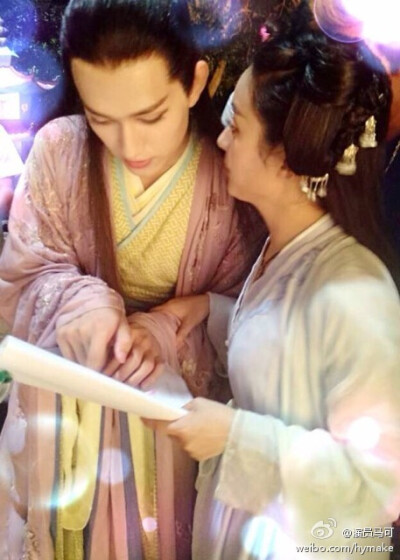 认真背稿二人组