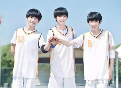 TFBOYS cr.logo