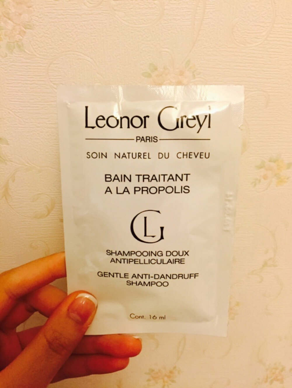 法国Leonor Greyl蜂胶洗发露 16ml 17RMB这款蜂胶主打舒缓头皮 抗菌 应对头皮发痒很有效