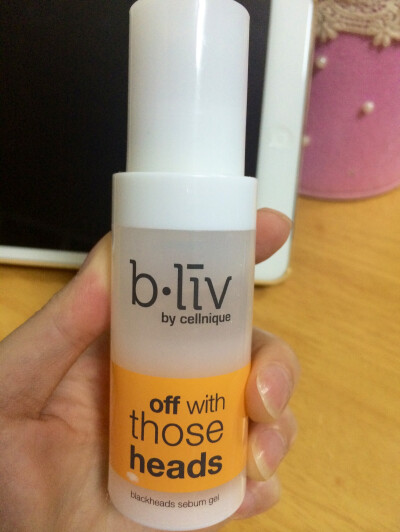 #黑头不留痕#b-liv的黑头神器不得不推吧,一瓶还没用完连脸颊原来很大很粗的黑头白头都通通消失不见了!只要用完注意收缩毛孔就好
