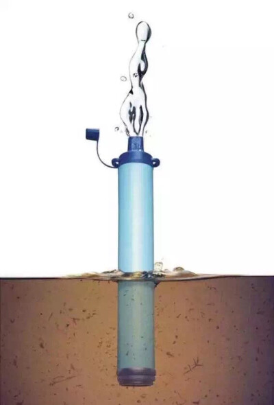 简易式过滤器 可以将脏水过滤成饮用水，喜欢翻山越岭的户外达人必备，水不够的时候可以解决口渴之急。