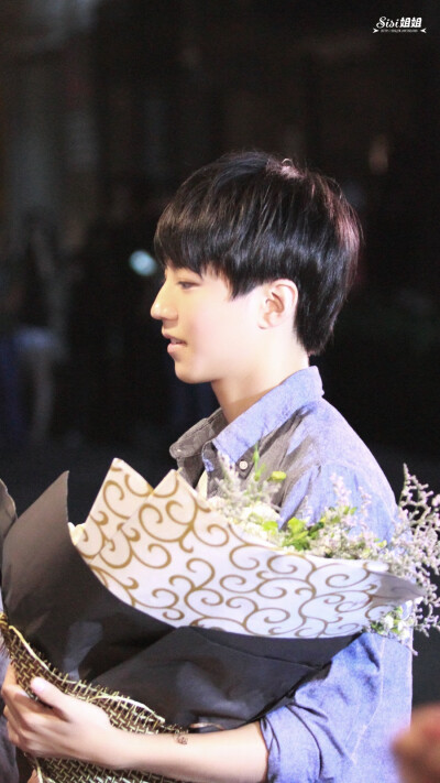 #王俊凯# #TFBOYS王俊凯# #TFBOYS# 150802偶像来了录制 cr：Sisi姐姐-