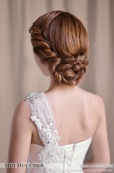 新娘盘发