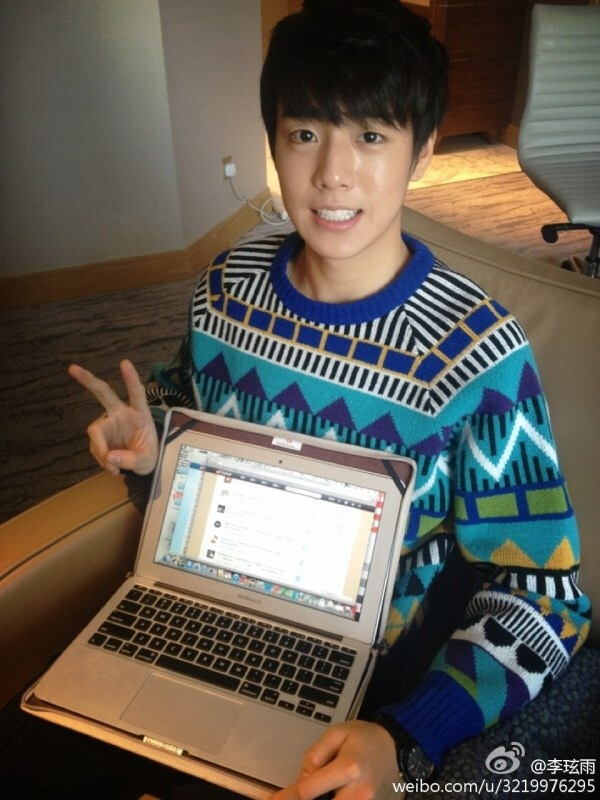 Lee Hyun Woo 李玹雨