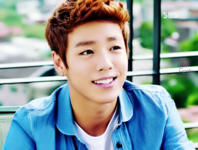 Lee Hyun Woo 李玹雨