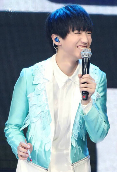 #王俊凯##TFBOYS王俊凯#crlogo