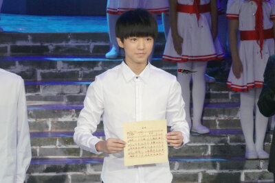 #王俊凯# #TFBOYS王俊凯# #TFBOYS#150820 开学第一课录制 cr：FFIHCO