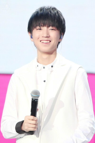 #王俊凯# #TFBOYS王俊凯# #TFBOYS#150815 北京粉丝见面会 cr：桐TongKay