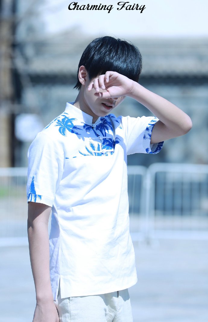 #王俊凯# #TFBOYS王俊凯# #TFBOYS#150827星厨小当家录制 cr：-CharmingFairy-