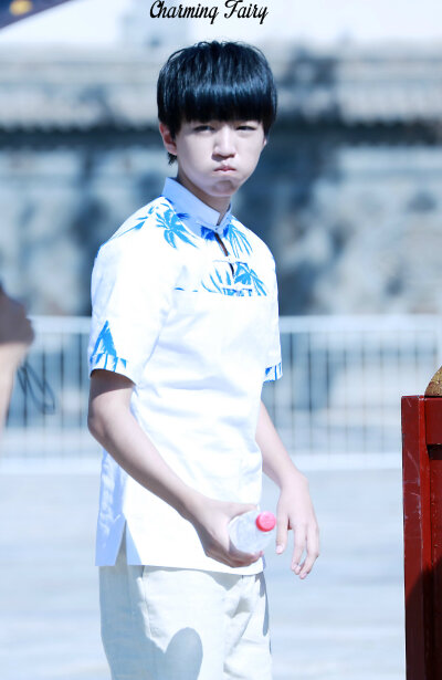 #王俊凯# #TFBOYS王俊凯# #TFBOYS#150827星厨小当家录制 cr：-CharmingFairy-