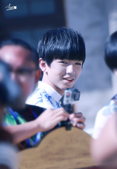 #王俊凯# #TFBOYS王俊凯# #TFBOYS#150827星厨小当家录制 cr：此博已fififi