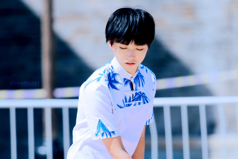 #王俊凯# #TFBOYS王俊凯# #TFBOYS#150827星厨小当家录制 cr：咕噜蘑菇汤