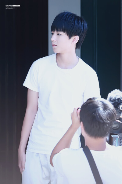 #王俊凯# #TFBOYS王俊凯# #TFBOYS#150827星厨小当家录制 cr：BLOWBUBBLES王俊凯个站