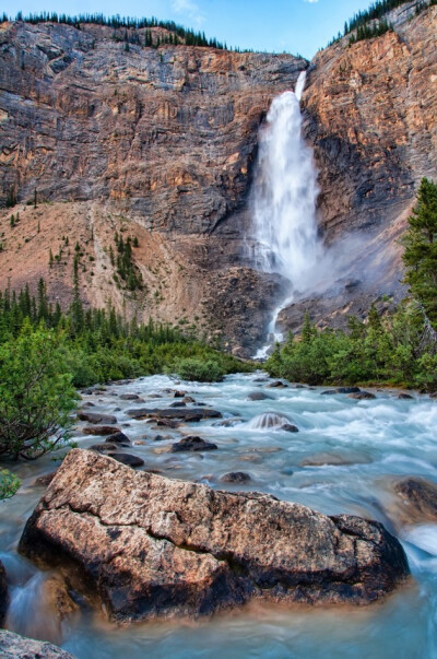 加拿大－塔卡考瀑布(Takakkaw Falls)