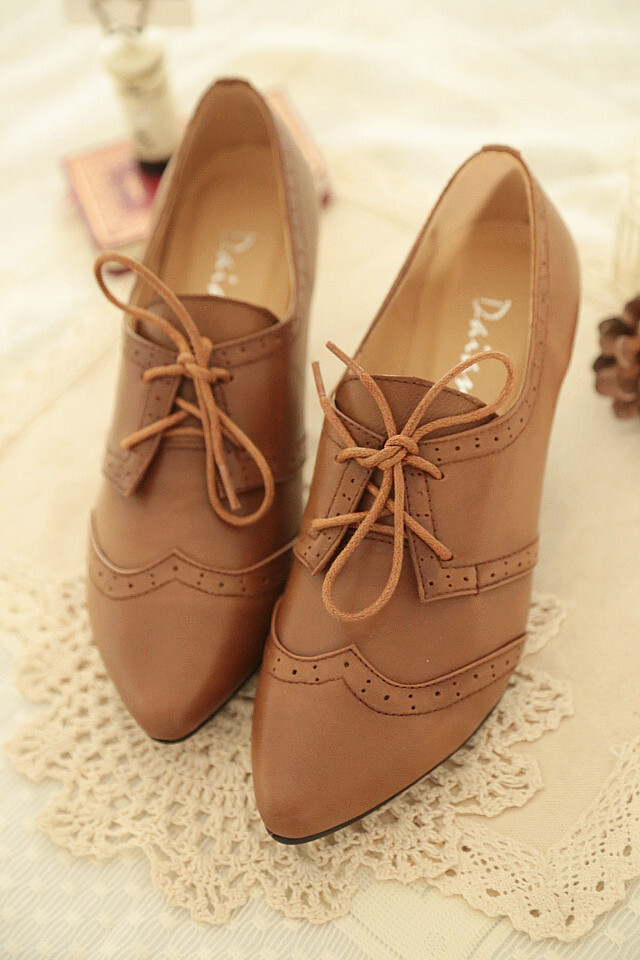 春秋款英伦风小皮鞋复古雕花尖头真皮中跟粗跟布洛克鞋系带女单鞋