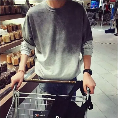 店主原创渐变色男装￥155