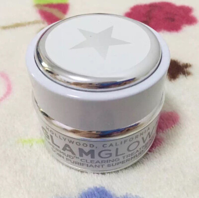 Glamglow发光面膜巨好用 卸完之后脸上不会有干干的感觉 无限回购呀