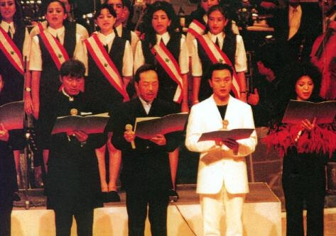 1999.8.21张国荣参加广岛和平音乐会。