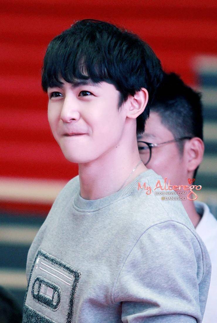 Nichkhun 尼坤 黑毛哥哥嫩死了(๑•ั็ω•็ั๑)