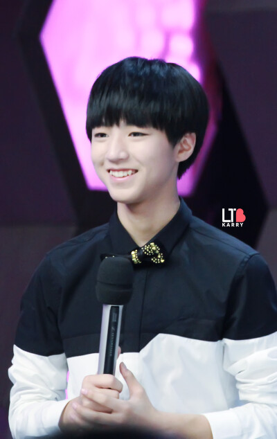 TFBOYS王俊凯 150322快本录制 cr.logo